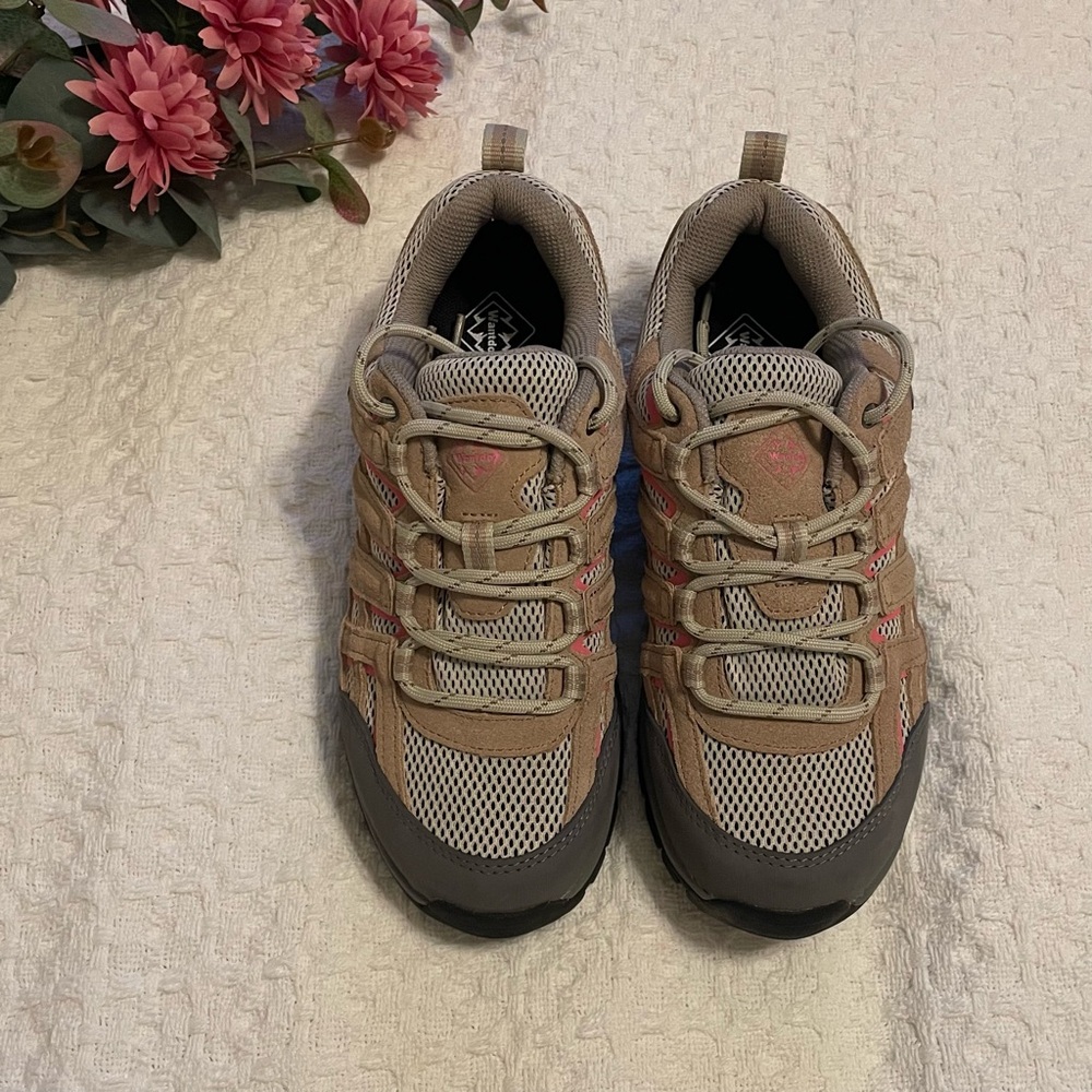 Stylish Hiking‎ Boots for Women Size 8
Wantdo